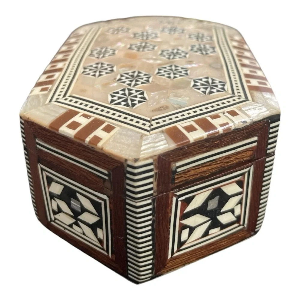 Vtg Middle Eastern Shell and Wood Marquetry Trinket Box